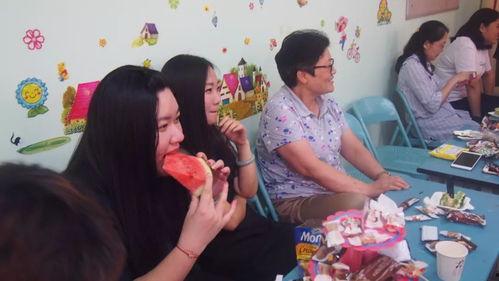 两个人吃瓜的娱乐小游戏,两人共享吃瓜乐趣，趣味小游戏轻松互动  第2张